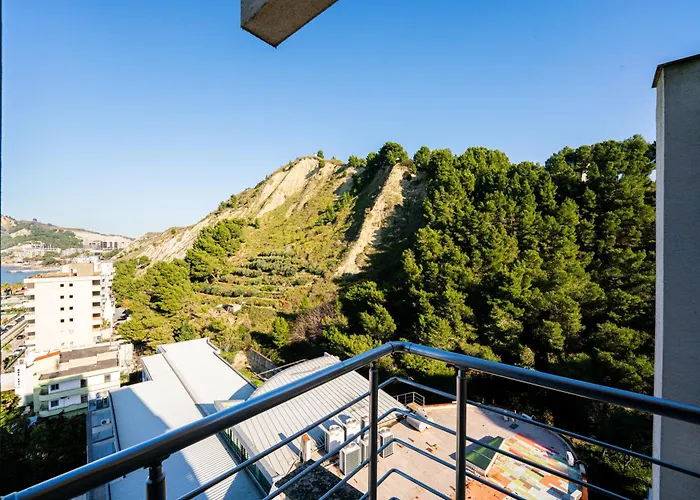 Апартаменты The Blue Nest - 4br, Marine & Nature Magic View