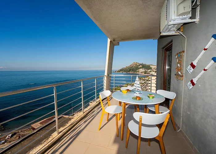 Апартаменты The Blue Nest - 4br, Marine & Nature Magic View *