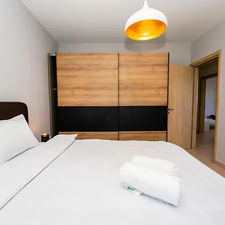 The Blue Nest - 4br, Marine & Nature Magic View Апартаменты Дуррес